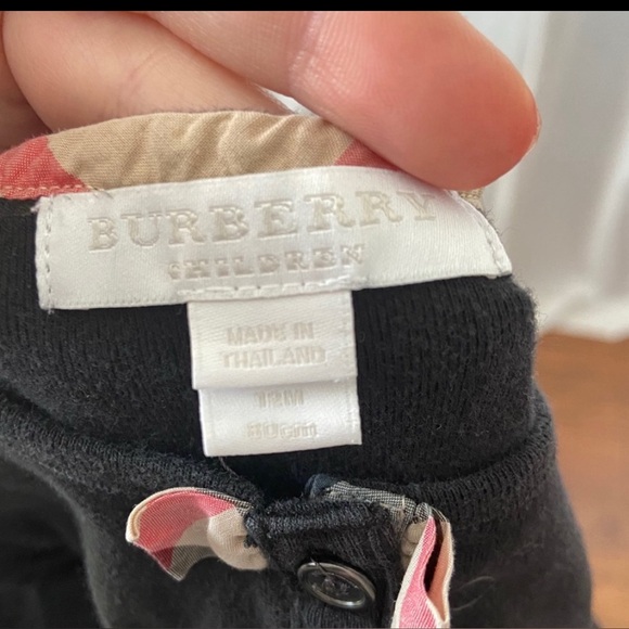 ❤️Burberry outfit size 12 month❤️ - Picture 3 of 5